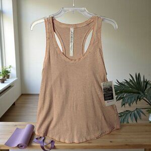 Lululemon Womens Peach Racerback Tank Top Size 6 Lightweight Breathable Stretchy